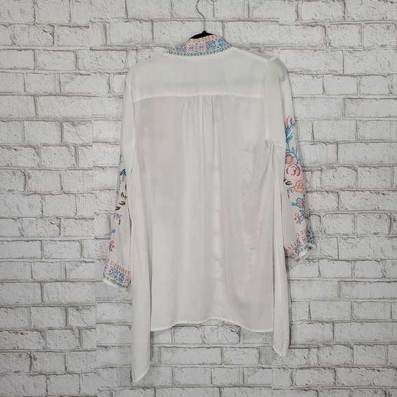 Impressions Embroidery Kimono - Size Medium - Picture 14 of 14